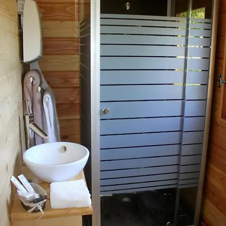 אתר קמפינג Les Roulottes De Dilou Cerise